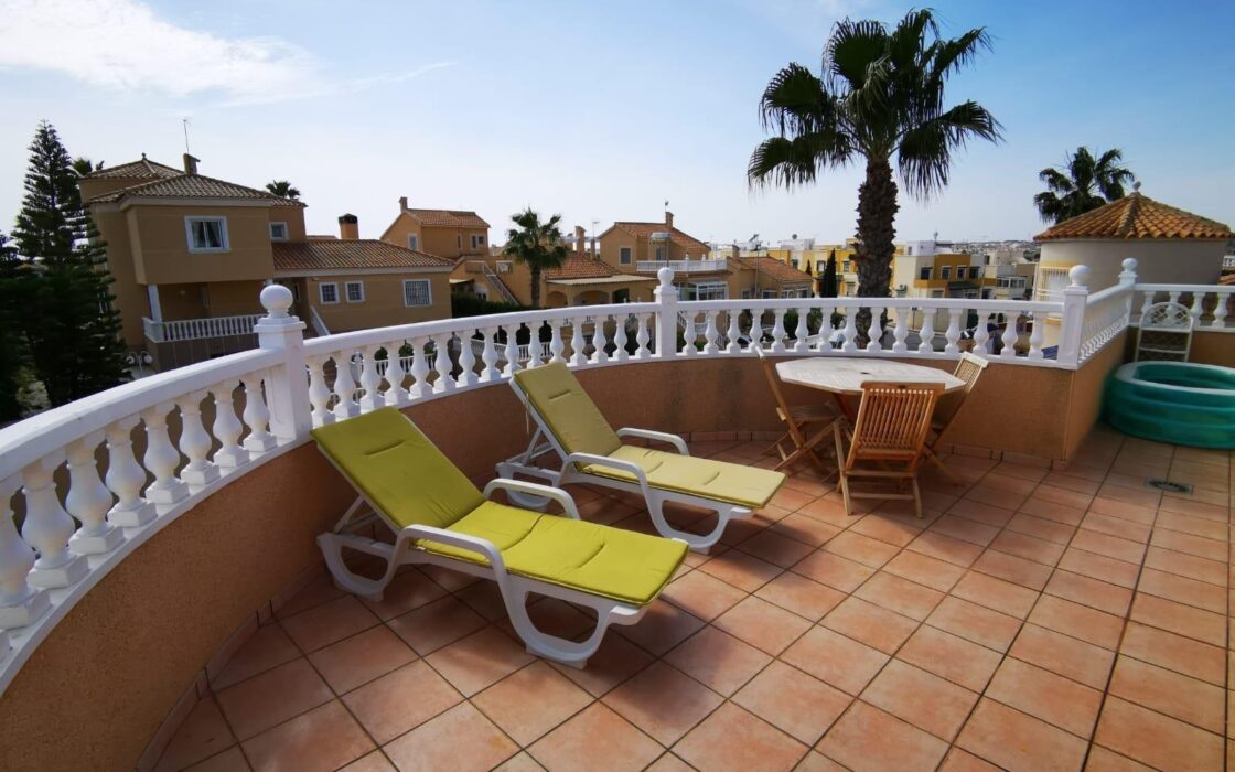 Просторное шале в Орихuela Коста у моря, 256 кв.м, 5 спален