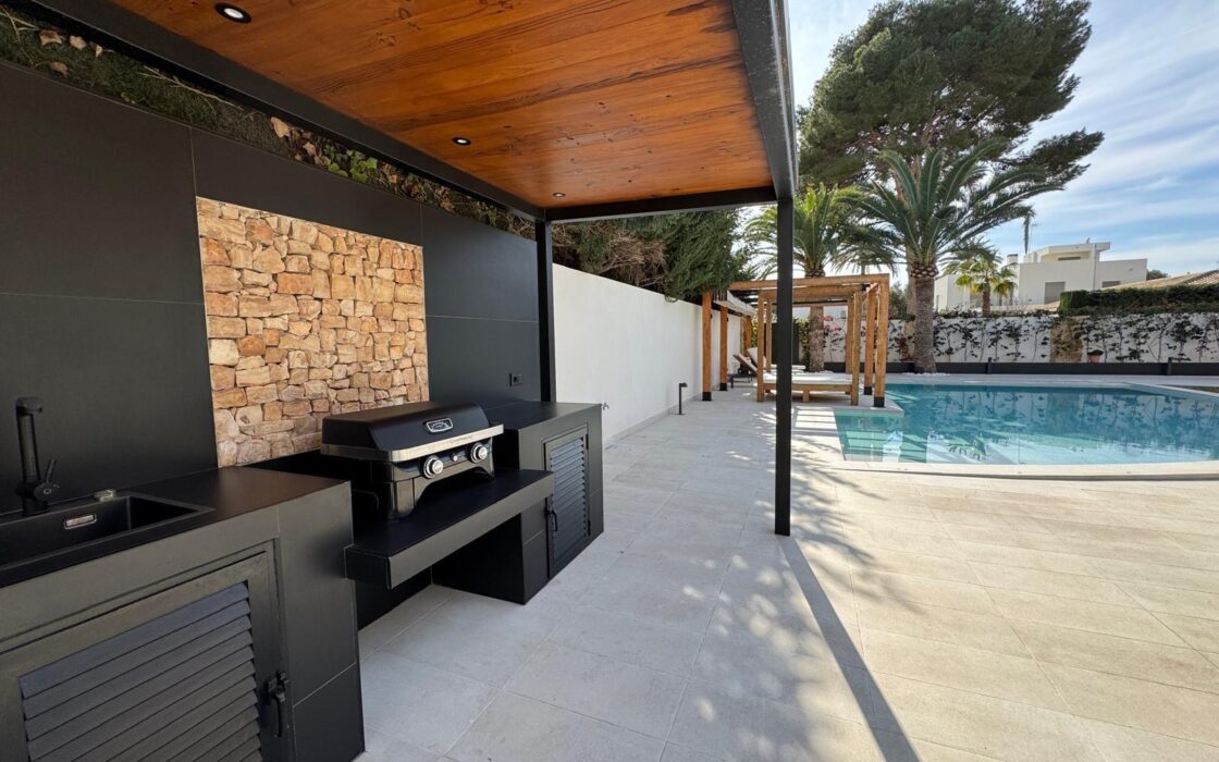 Елітна вілла 847 кв.м у пляжа на Коста Бланці