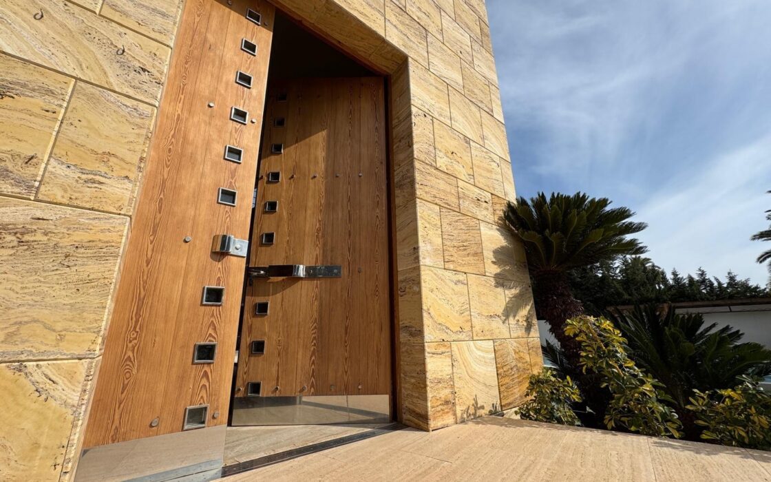 Елітна вілла 847 кв.м у пляжа на Коста Бланці