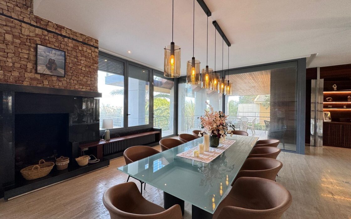 Елітна вілла 847 кв.м у пляжа на Коста Бланці