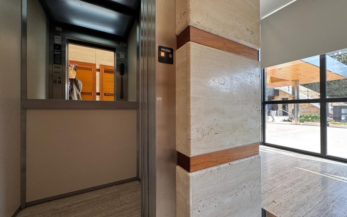 Елітна вілла 847 кв.м у пляжа на Коста Бланці