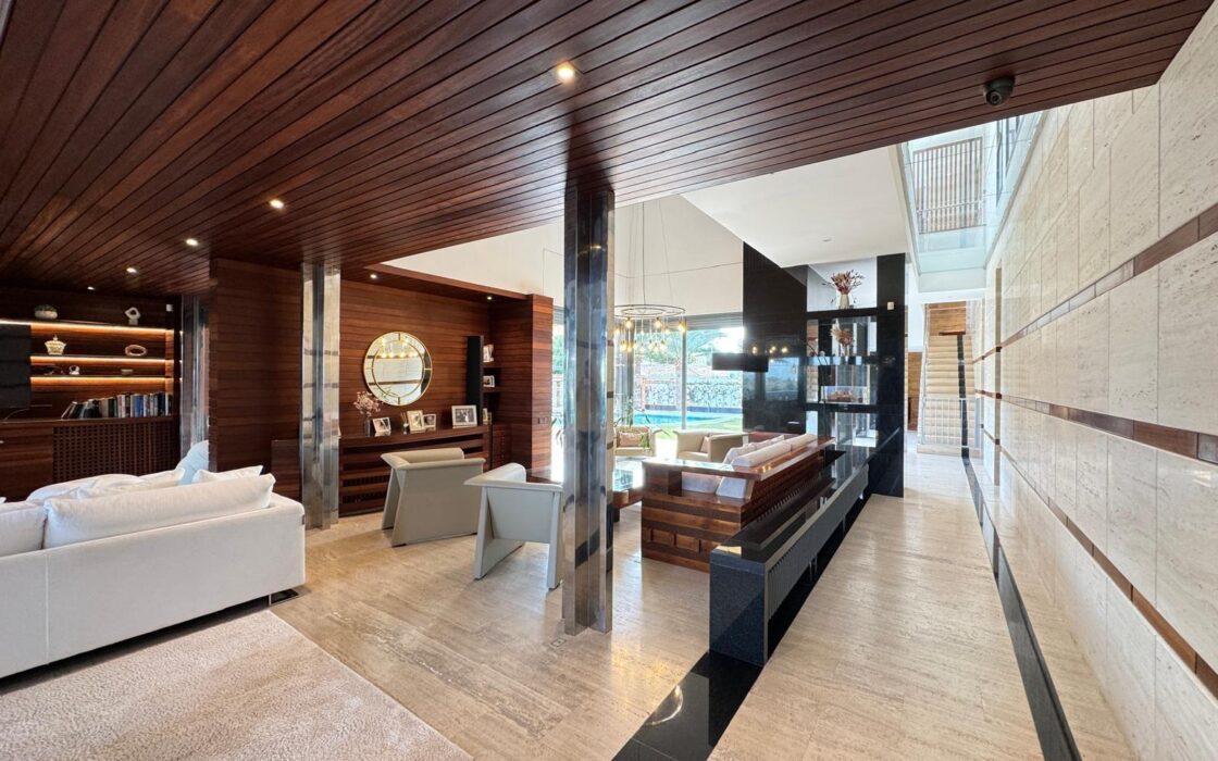 Елітна вілла 847 кв.м у пляжа на Коста Бланці