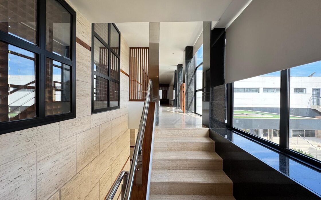 Елітна вілла 847 кв.м у пляжа на Коста Бланці