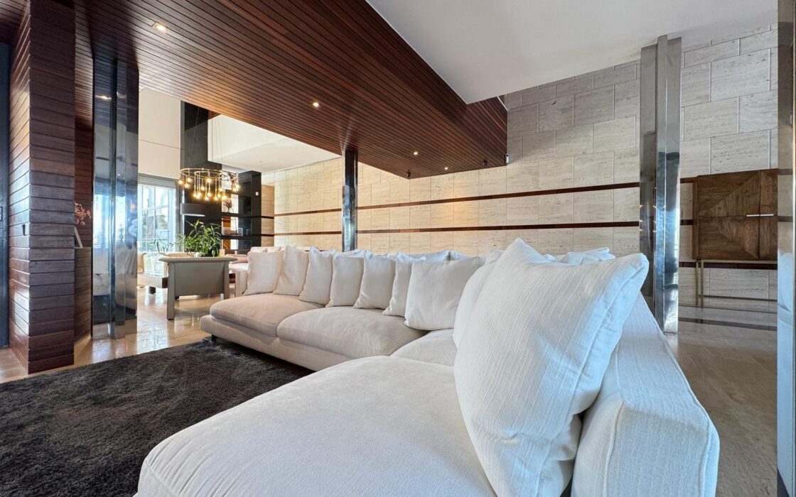 Елітна вілла 847 кв.м у пляжа на Коста Бланці