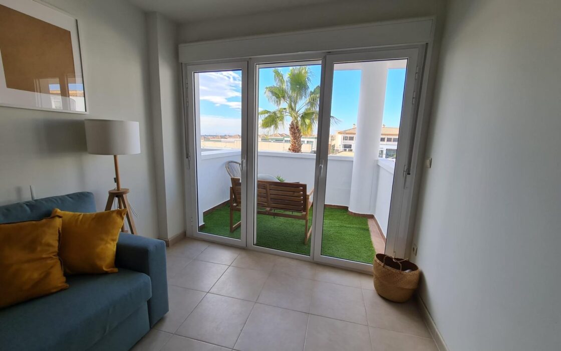 Апартаменты в Ориуэла Коста с террасой 85 кв.м