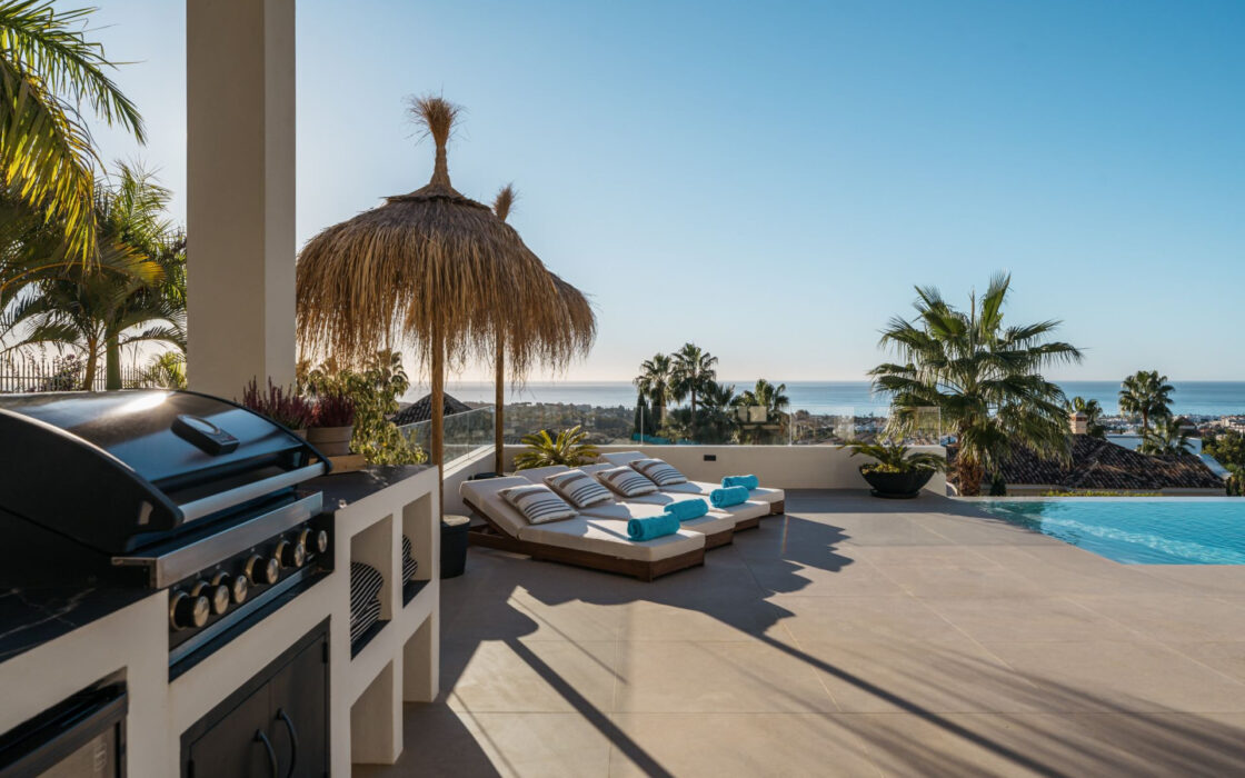 Розкішна резиденція 7 кімнат з панорамним видом в Benahavis 1466 кв.м