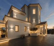 Розкішна резиденція 7 кімнат з панорамним видом в Benahavis 1466 кв.м