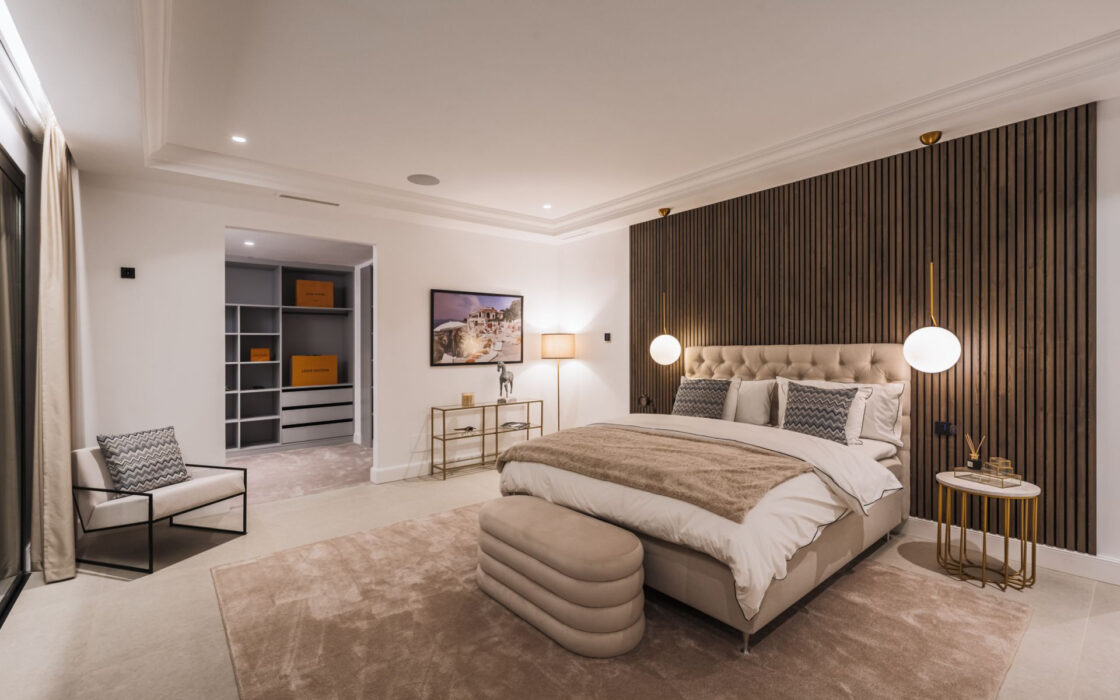 Розкішна резиденція 7 кімнат з панорамним видом в Benahavis 1466 кв.м