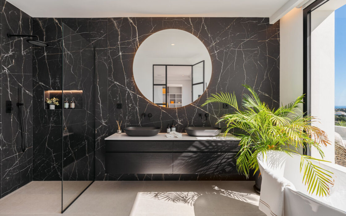 Розкішна резиденція 7 кімнат з панорамним видом в Benahavis 1466 кв.м