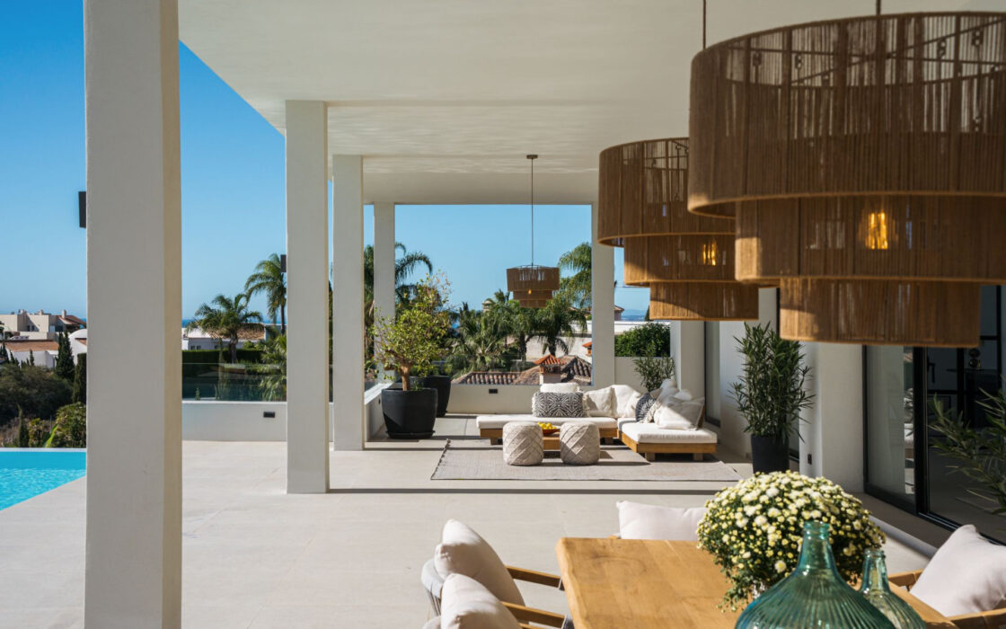 Розкішна резиденція 7 кімнат з панорамним видом в Benahavis 1466 кв.м