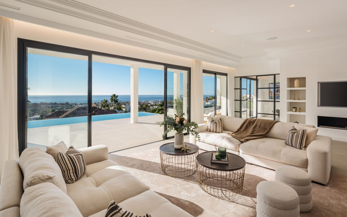 Розкішна резиденція 7 кімнат з панорамним видом в Benahavis 1466 кв.м