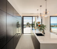 Розкішна резиденція 7 кімнат з панорамним видом в Benahavis 1466 кв.м