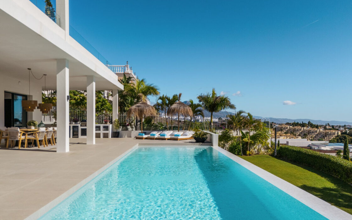 Розкішна резиденція 7 кімнат з панорамним видом в Benahavis 1466 кв.м