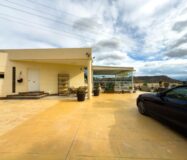 Просторная вилла с бассейном в Хихоне на 3600 кв.м.