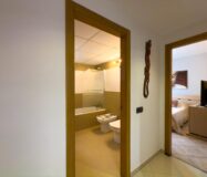 Просторная вилла с бассейном в Хихоне на 3600 кв.м.