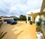 Просторная вилла с бассейном в Хихоне на 3600 кв.м.