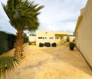 Просторная вилла с бассейном в Хихоне на 3600 кв.м.