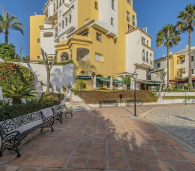 Квартиру в Кабопино з терасою біля пляжу Марбельї, 63 кв.м.