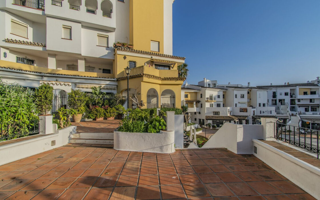 Квартиру в Кабопино с террасой у пляжа Марбельи, 63 кв.м.