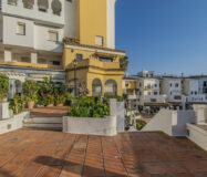 Квартиру в Кабопино с террасой у пляжа Марбельи, 63 кв.м.