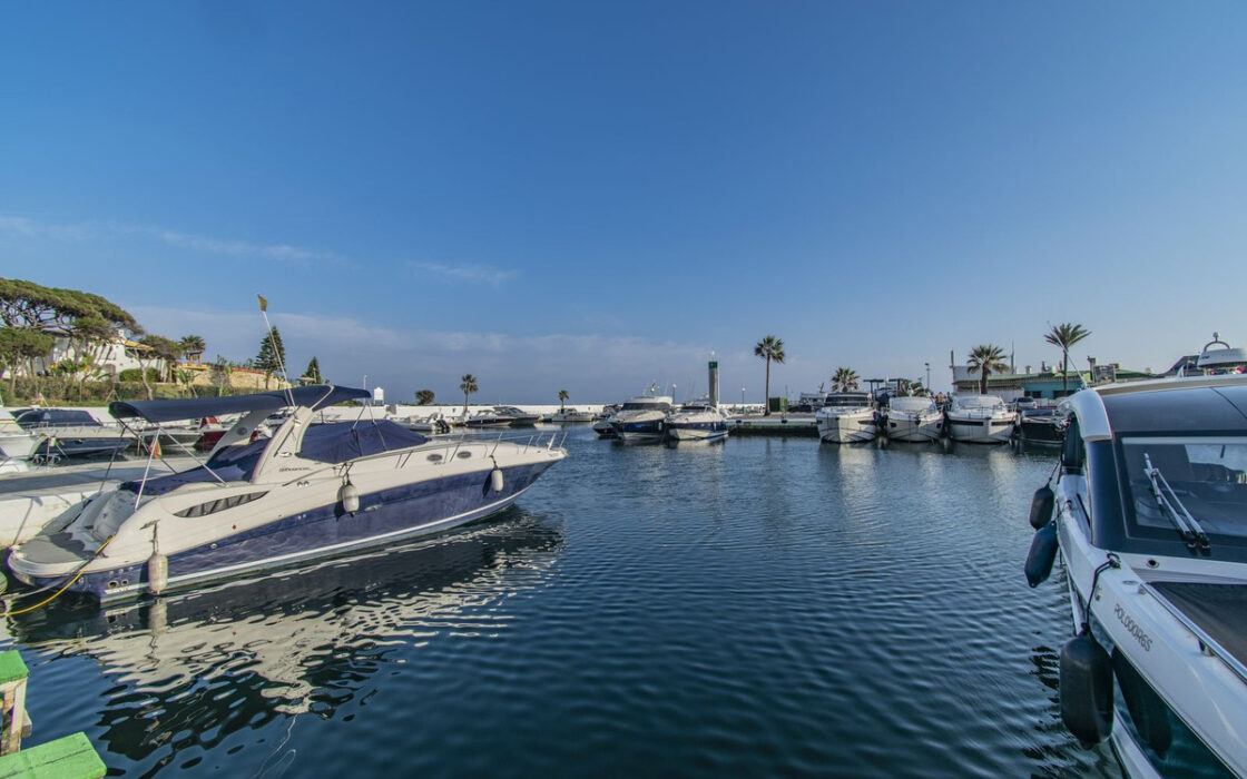 Квартиру в Кабопино с террасой у пляжа Марбельи, 63 кв.м.