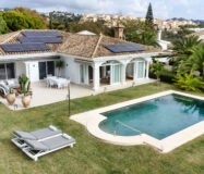 Красивая вилла в Эльвирии с террасой 190 кв.м