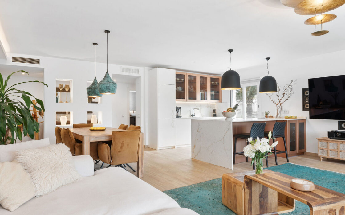 Красивая вилла в Эльвирии с террасой 190 кв.м