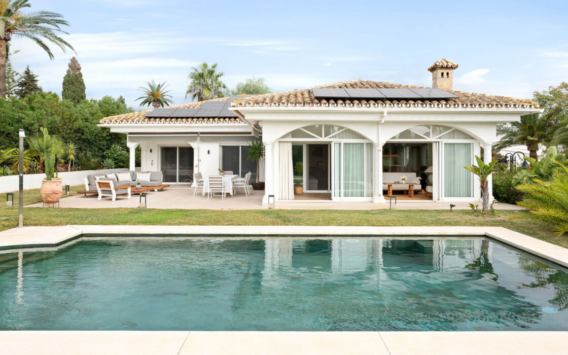 Красивая вилла в Эльвирии с террасой 190 кв.м