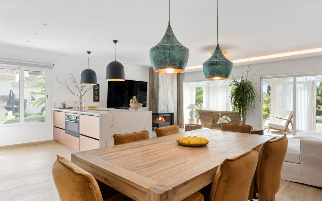 Красивая вилла в Эльвирии с террасой 190 кв.м