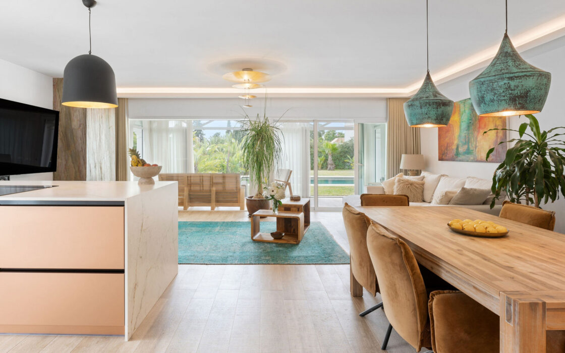 Красивая вилла в Эльвирии с террасой 190 кв.м