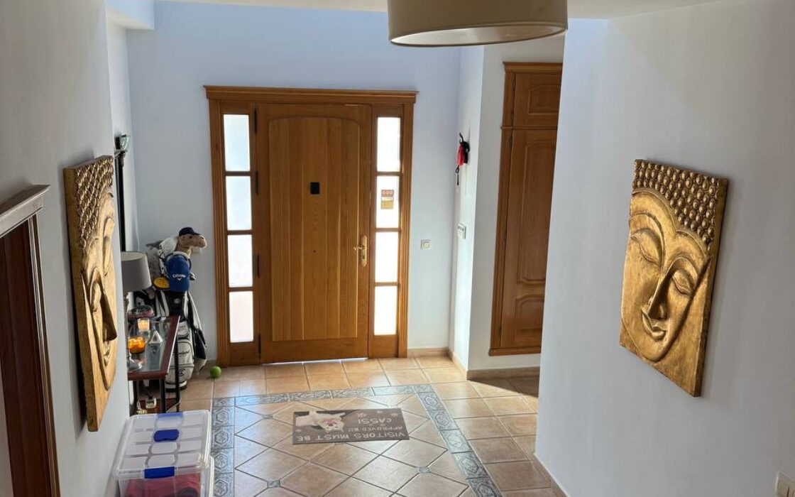 Приватная вилла в Сотогранде с террасой 286.41 кв.м