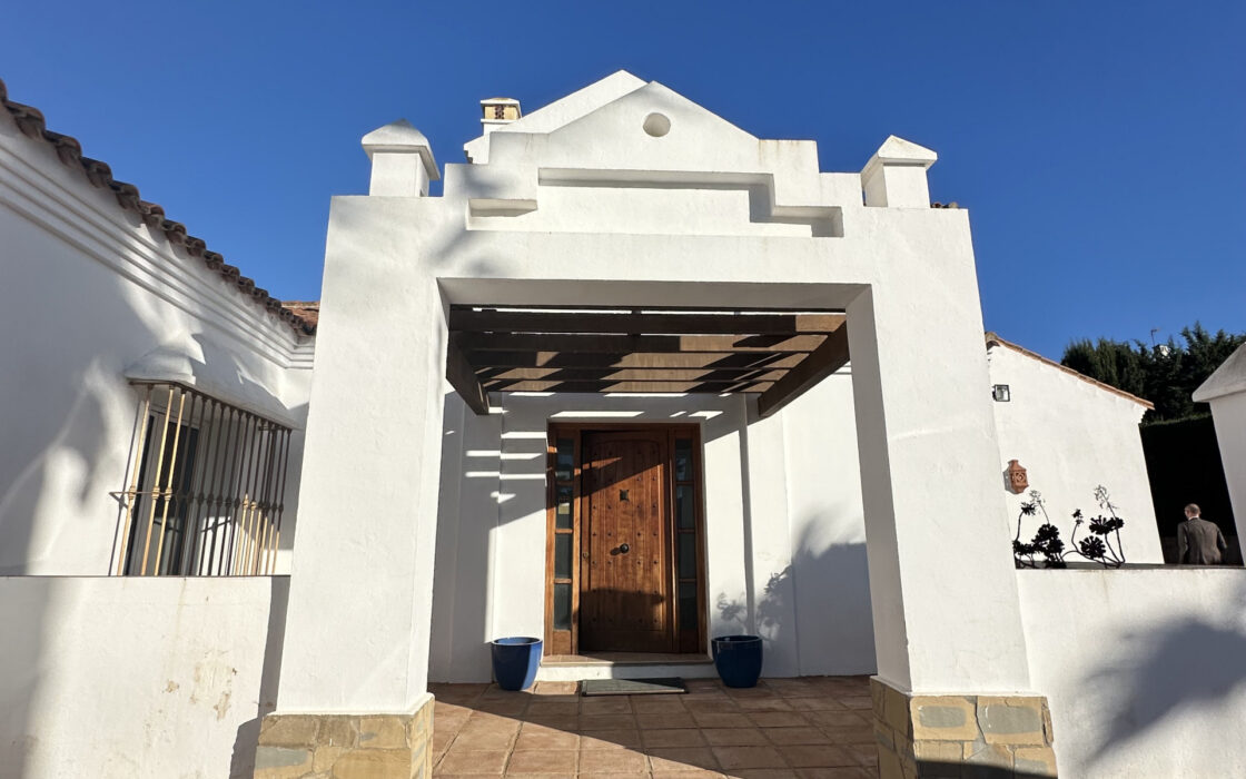 Приватная вилла в Сотогранде с террасой 286.41 кв.м