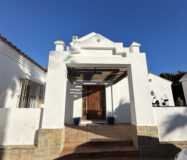 Приватная вилла в Сотогранде с террасой 286.41 кв.м