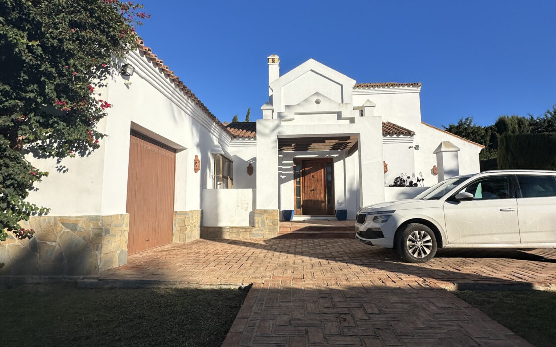 Приватная вилла в Сотогранде с террасой 286.41 кв.м