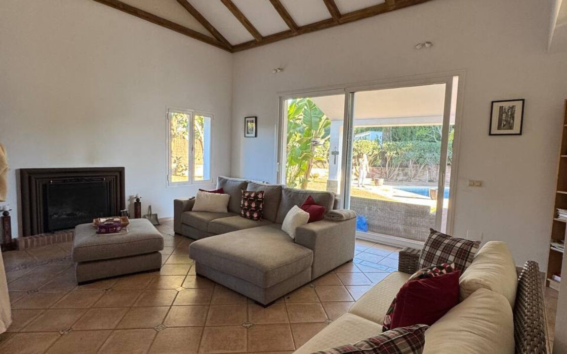 Приватная вилла в Сотогранде с террасой 286.41 кв.м