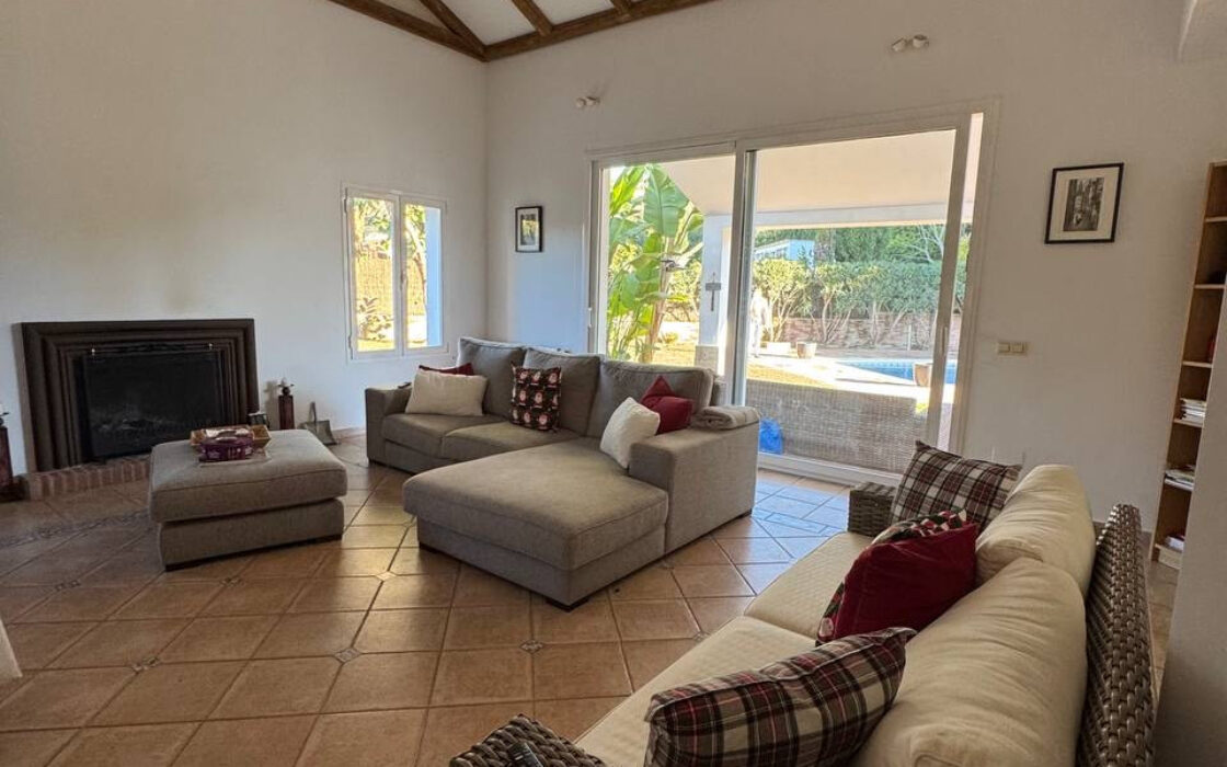 Приватная вилла в Сотогранде с террасой 286.41 кв.м