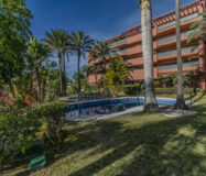 Эксклюзивная резиденция у моря в Эстепоне 130 кв.м с террасой