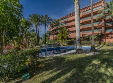 Эксклюзивная резиденция у моря в Эстепоне 130 кв.м с террасой