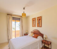 Эксклюзивная резиденция у моря в Эстепоне 130 кв.м с террасой