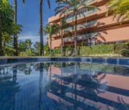 Эксклюзивная резиденция у моря в Эстепоне 130 кв.м с террасой