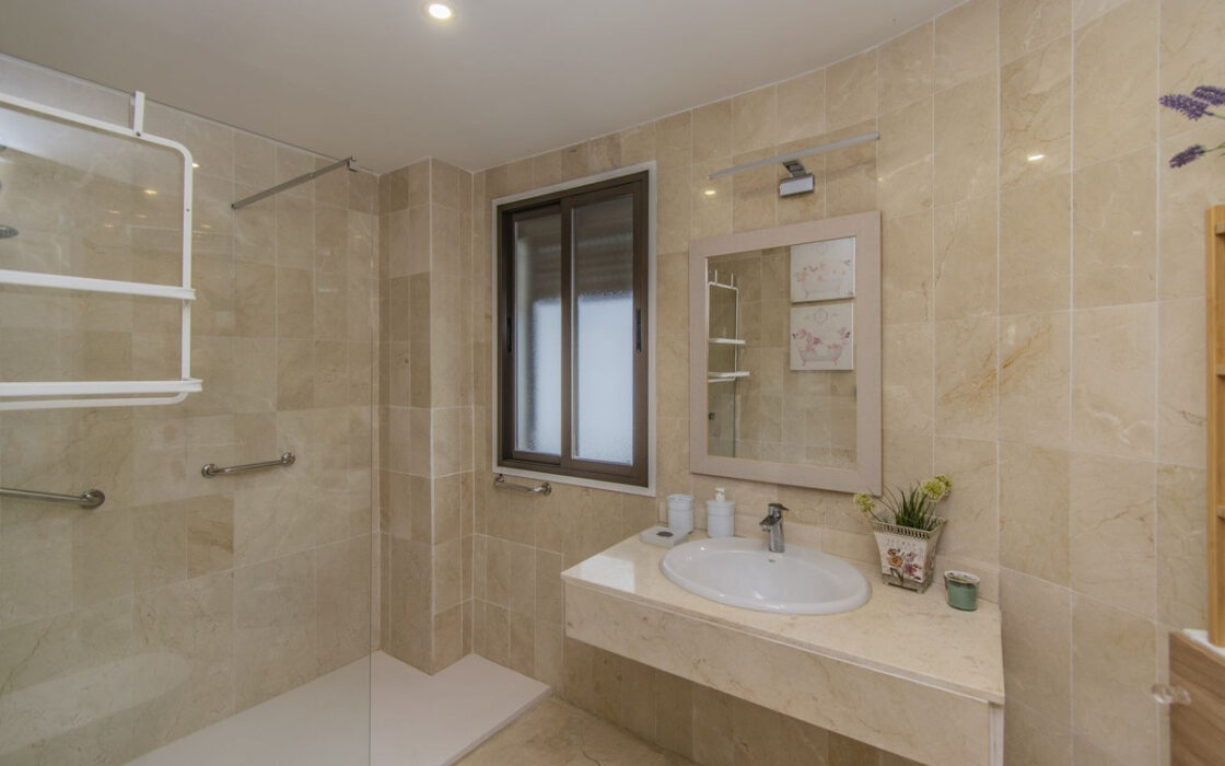 Квартира у моря в Косталите, 89 кв.м, с террасой