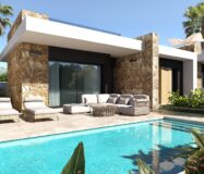 Вилла 167 кв.м в Сьюдад Кесада с бассейном у моря