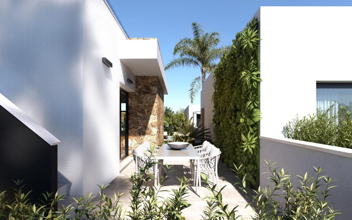 Вилла 167 кв.м в Сьюдад Кесада с бассейном у моря