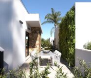 Вилла 167 кв.м в Сьюдад Кесада с бассейном у моря