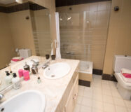 Квартира с 2 спальнями в Дукесе у пляжа 91 кв.м с террасой