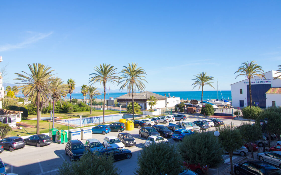 Квартира с 2 спальнями в Дукесе у пляжа 91 кв.м с террасой