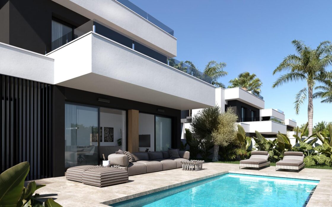 Вилла в Сьюдад-Кесада 200 м2 с бассейном у пляжа