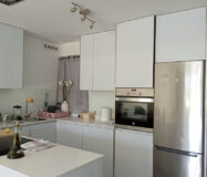 Элегантные апартаменты с террасой в Эстепоне 139 кв.м.