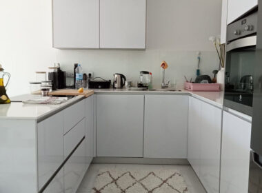 Элегантные апартаменты с террасой в Эстепоне 139 кв.м.