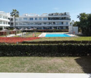 Элегантные апартаменты с террасой в Эстепоне 139 кв.м.